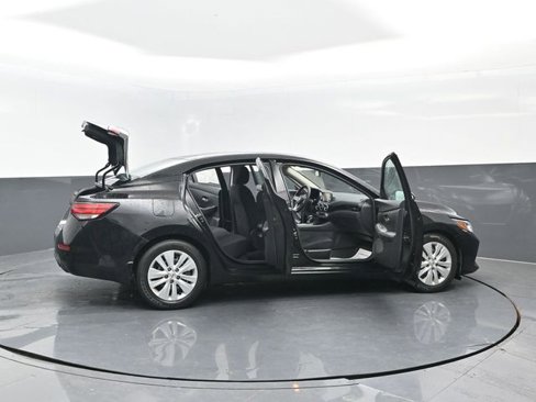 Used 2020 Nissan Sentra S image 19