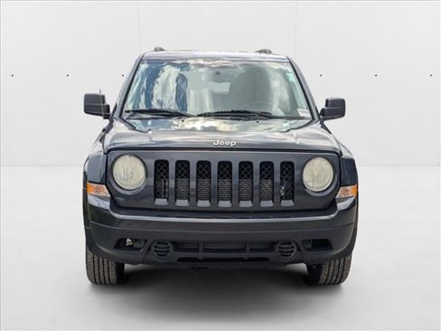 Used 2014 Jeep Patriot Latitude image 2