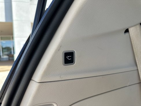 Used 2021 Chrysler Voyager Lxi image 44