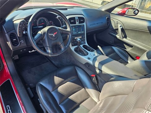 Used 2005 Chevrolet Corvette Coupe w/ Preferred Equipment Group image 2