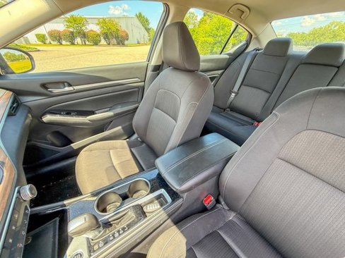 Used 2023 Nissan Altima 2.5 SV image 12