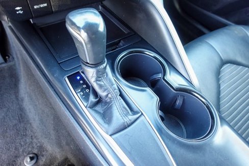 Certified 2018 Toyota Camry SE image 22