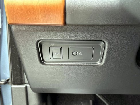 Used 2020 Land Rover Range Rover HSE image 29