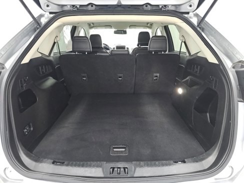 Used 2023 Ford Edge SEL image 17
