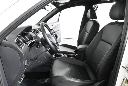 Certified 2021 Volkswagen Tiguan SE R-Line image 22