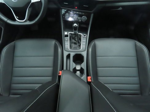 Certified 2024 Volkswagen Jetta SE image 17