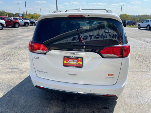Used 2017 Chrysler Pacifica Limited w/ Advanced Safetytec Group image 6