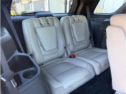 Used 2013 Ford Explorer XLT image 34