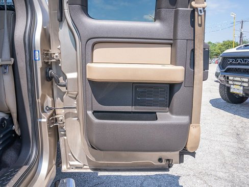 Used 2012 Ford F150 XLT w/ XLT Chrome Pkg image 11