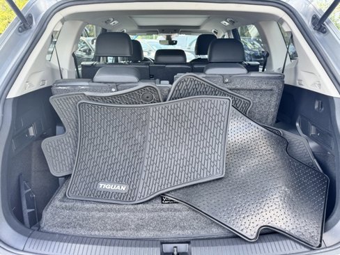 Certified 2022 Volkswagen Tiguan SE image 7