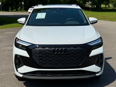 Used 2024 Audi Q4 e-tron Premium Plus image 5