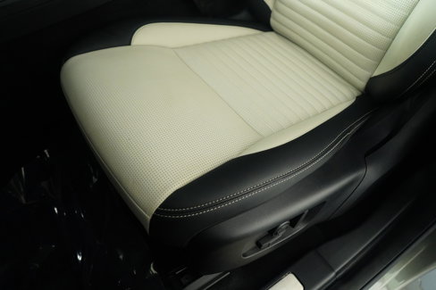 Used 2025 Land Rover Discovery Sport Dynamic SE image 29