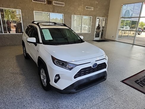 Used 2020 Toyota RAV4 XLE w/ Convenience Package image 2