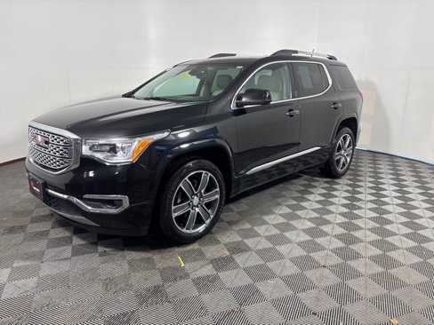 Used 2017 GMC Acadia Denali w/ Technology Package image 3