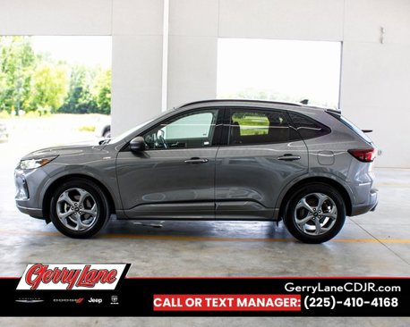 Used 2024 Ford Escape ST-Line w/ Cold Weather Package image 4