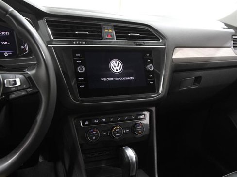 Used 2020 Volkswagen Tiguan SEL image 9