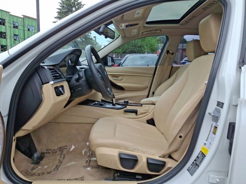 Used 2014 BMW 320i xDrive Sedan image 12