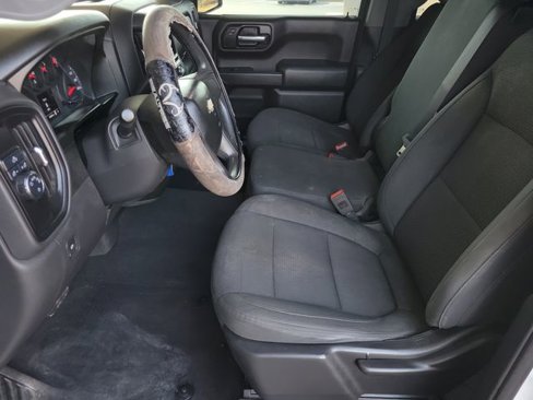 Used 2020 Chevrolet Silverado 1500 Custom w/ Custom Value Package image 4