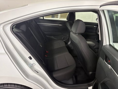 Used 2019 Hyundai Elantra SE w/ Cargo Package image 31