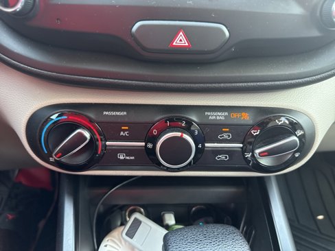 Used 2021 Kia Soul LX image 13