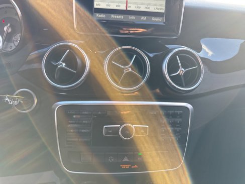 Used 2014 Mercedes-Benz CLA 250 image 10