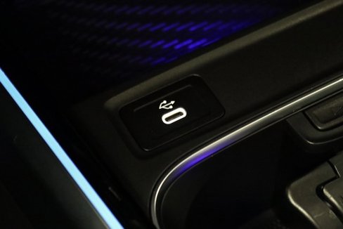 Used 2025 Mercedes-Benz GLB 250 4MATIC image 25