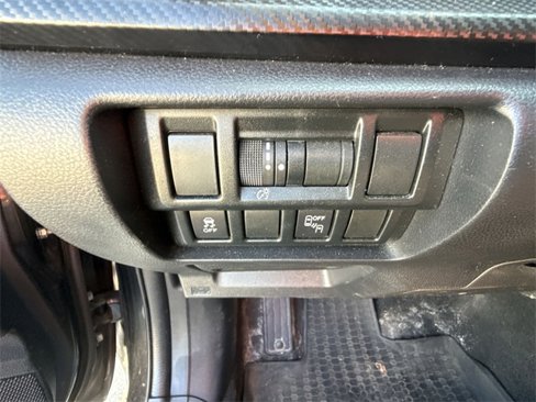 Used 2018 Subaru Crosstrek 2.0i Premium w/ Moonroof Package image 16