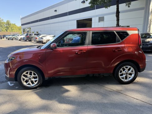 Used 2023 Kia Soul LX w/ LX Technology Package image 7