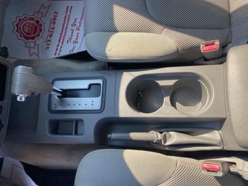 Used 2013 Nissan Frontier SV image 23
