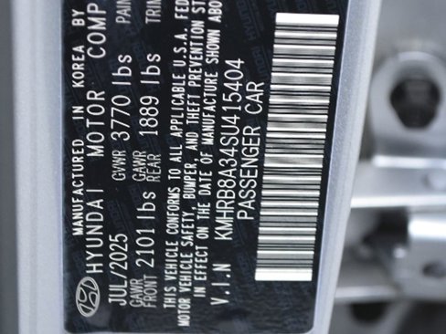 New 2025 Hyundai Venue SE image 30
