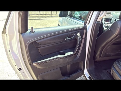 Used 2016 GMC Acadia SLT image 27