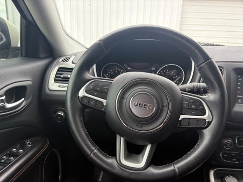 Used 2018 Jeep Compass Latitude w/ Popular Equipment Group image 17