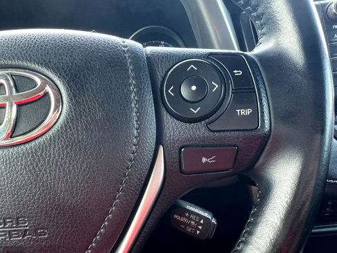 Used 2018 Toyota RAV4 XLE Premium image 22