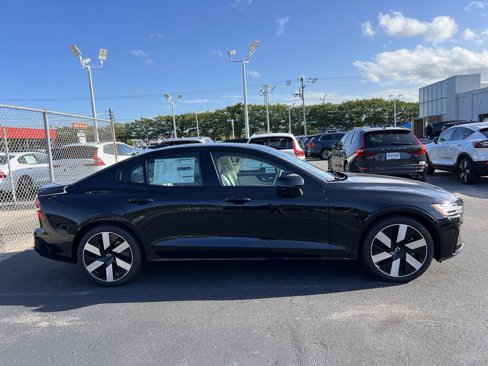 New 2024 Volvo S60 B5 Plus w/ Climate Package image 5