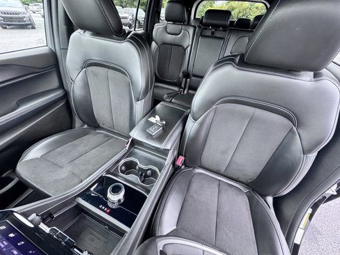 Certified 2024 Jeep Grand Cherokee L Laredo image 10
