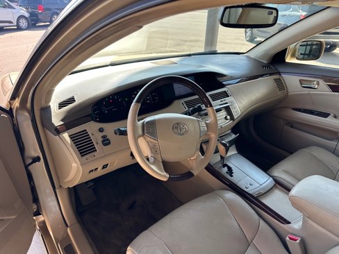 Used 2010 Toyota Avalon XL image 9