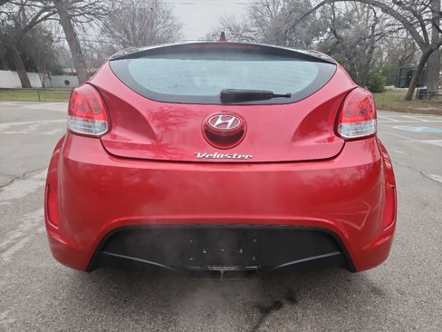 Used 2017 Hyundai Veloster image 7