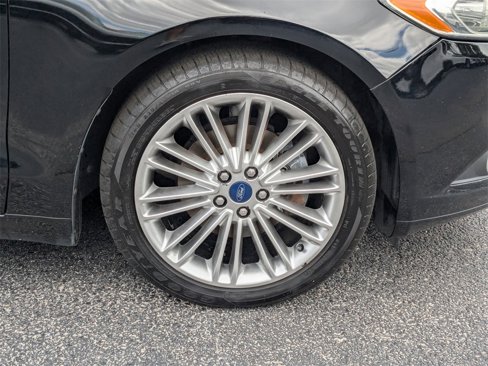 Used 2016 Ford Fusion SE w/ Equipment Group 202A image 12