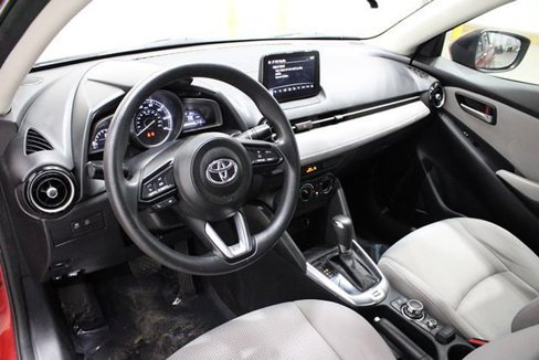 Used 2019 Toyota Yaris LE image 13