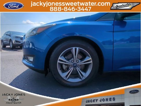 Certified 2018 Ford Focus SE w/ SE Appearance Package image 10