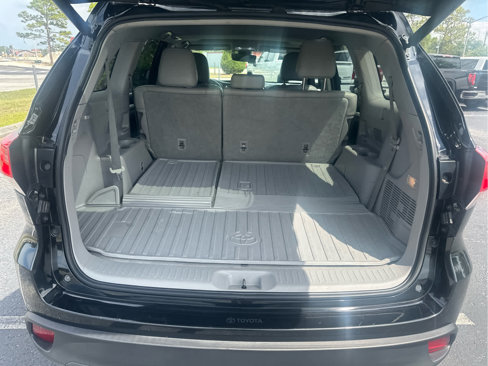 Used 2018 Toyota Highlander XLE image 7