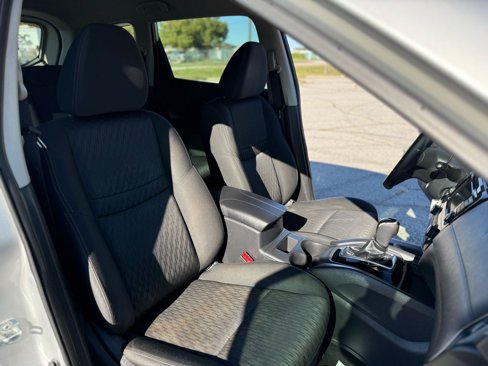 Used 2018 Nissan Rogue S image 22