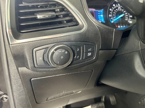 Used 2022 Ford Edge Titanium w/ Equipment Group 301A image 19