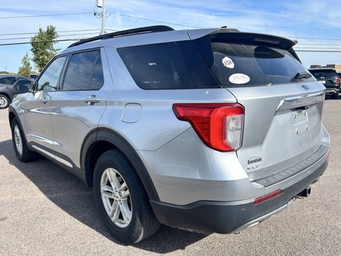 Certified 2021 Ford Explorer XLT w/ Equipment Group 202A image 3