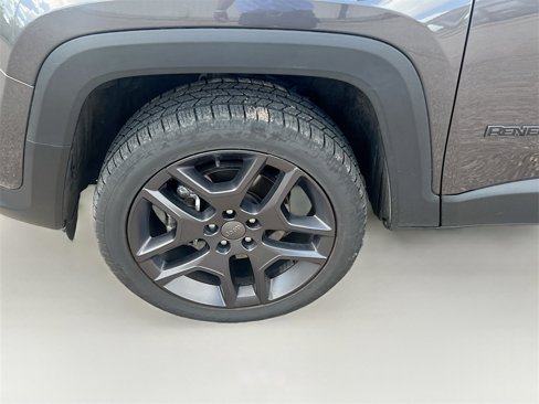 Used 2021 Jeep Renegade Latitude image 31