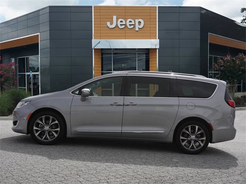 Used 2020 Chrysler Pacifica Limited w/ Tire & Wheel Group image 27