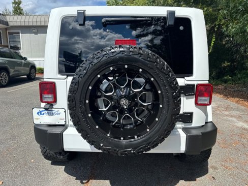 Used 2016 Jeep Wrangler Unlimited Sahara w/ Connectivity Group image 4