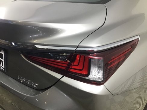 Used 2019 Lexus ES 350 Luxury image 26