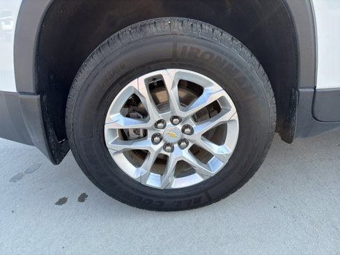 Used 2020 Chevrolet Traverse LT image 27