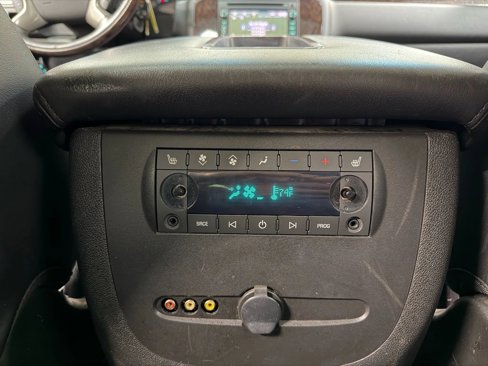 Used 2010 GMC Yukon Denali image 19